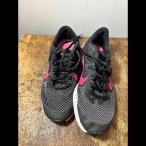Nike Girl's Running Shoes - Black & Pink Sport Sneakers
